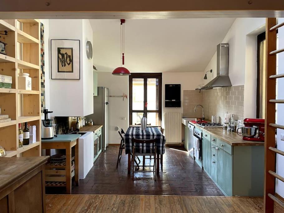 Grande Appartamento In Area Storica Di Bergamo Buitenkant foto